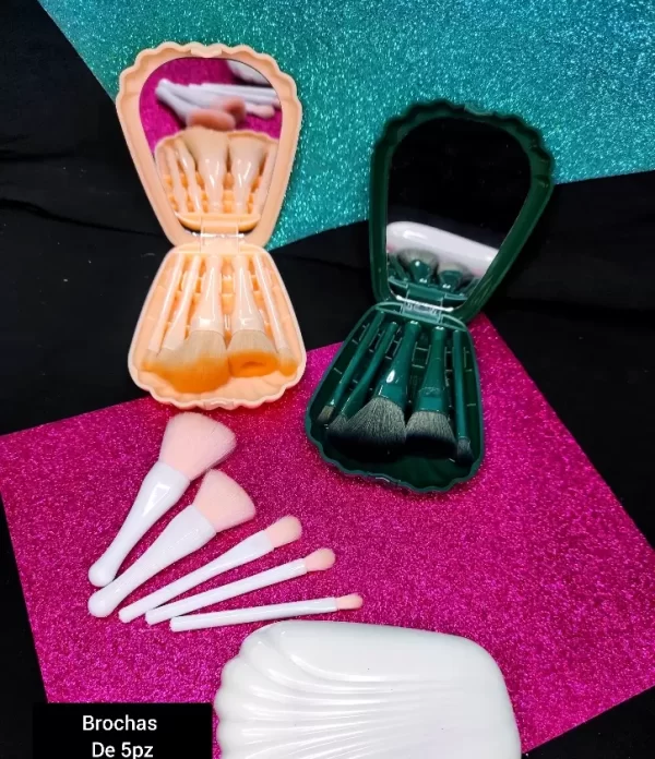 BROCHAS EN ESTUCHE CONCHA