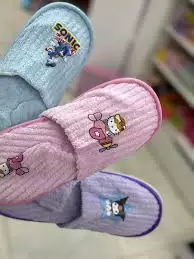 PANTUFLA LIGERA PERSONAJES