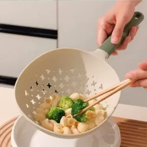 COLADOR CON MANGO MULTIUSOS