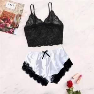 PIJAMA BRALET Y SHORT ENCAJE